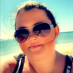 Meet your Posher, Melanie